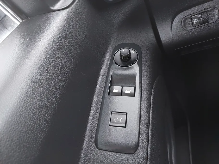 2023 Peugeot Partner Long van 