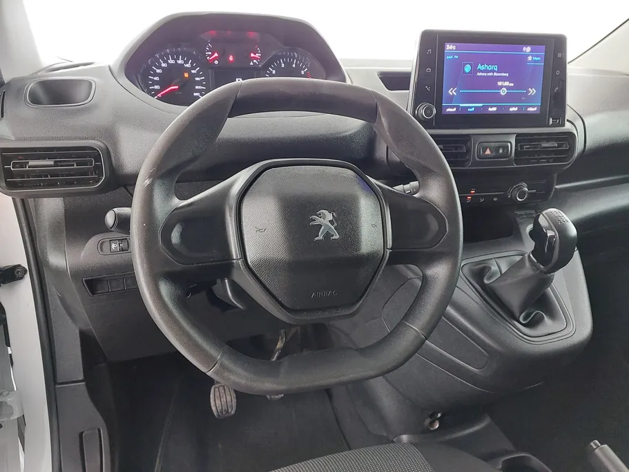 2023 Peugeot Partner Long van 