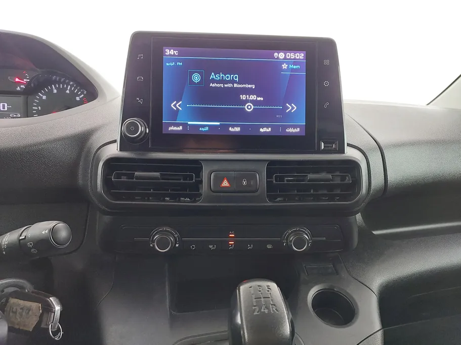 2023 Peugeot Partner Long van 