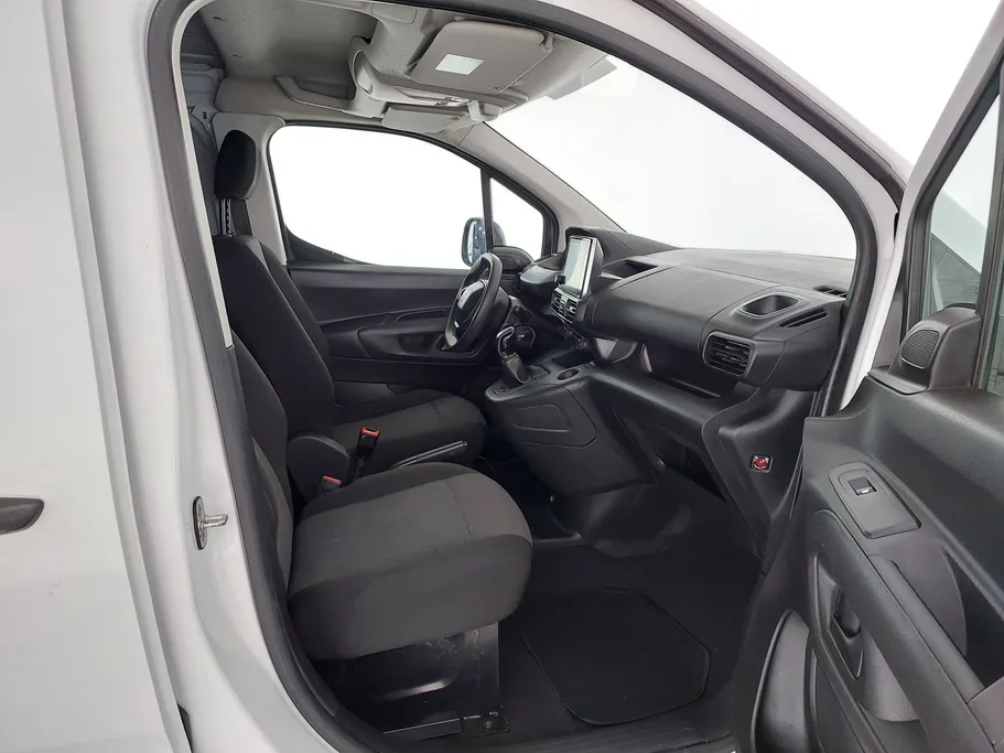 2023 Peugeot Partner Long van 