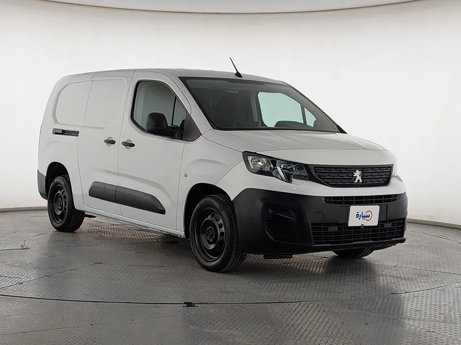2023 Peugeot Partner Long van 
