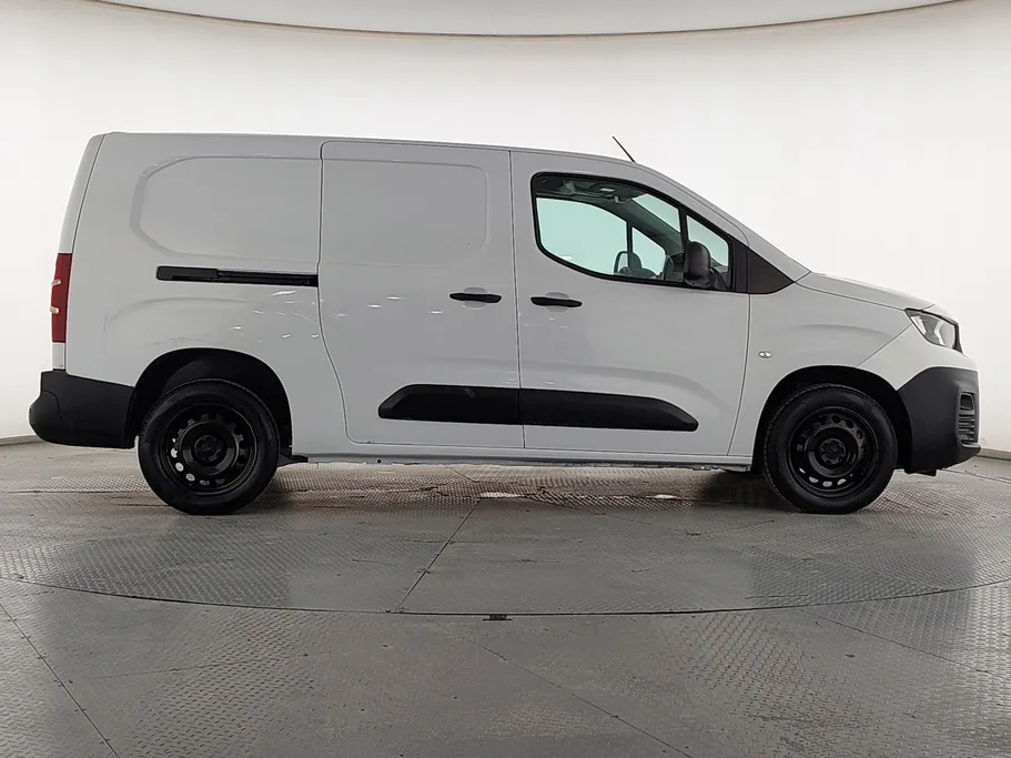 2023 Peugeot Partner Long van 