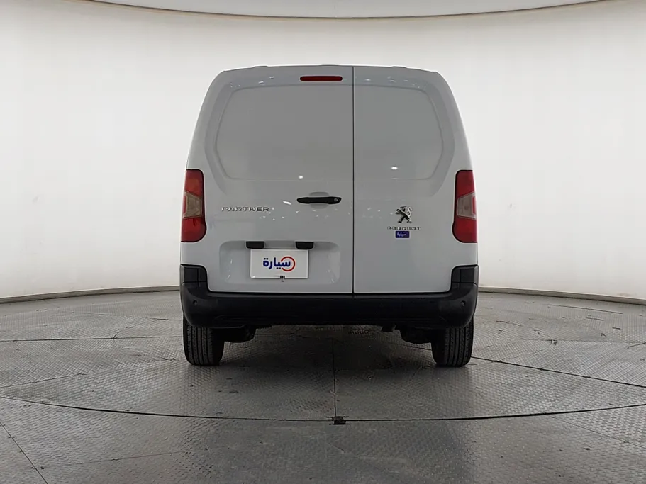 2023 Peugeot Partner Long van 