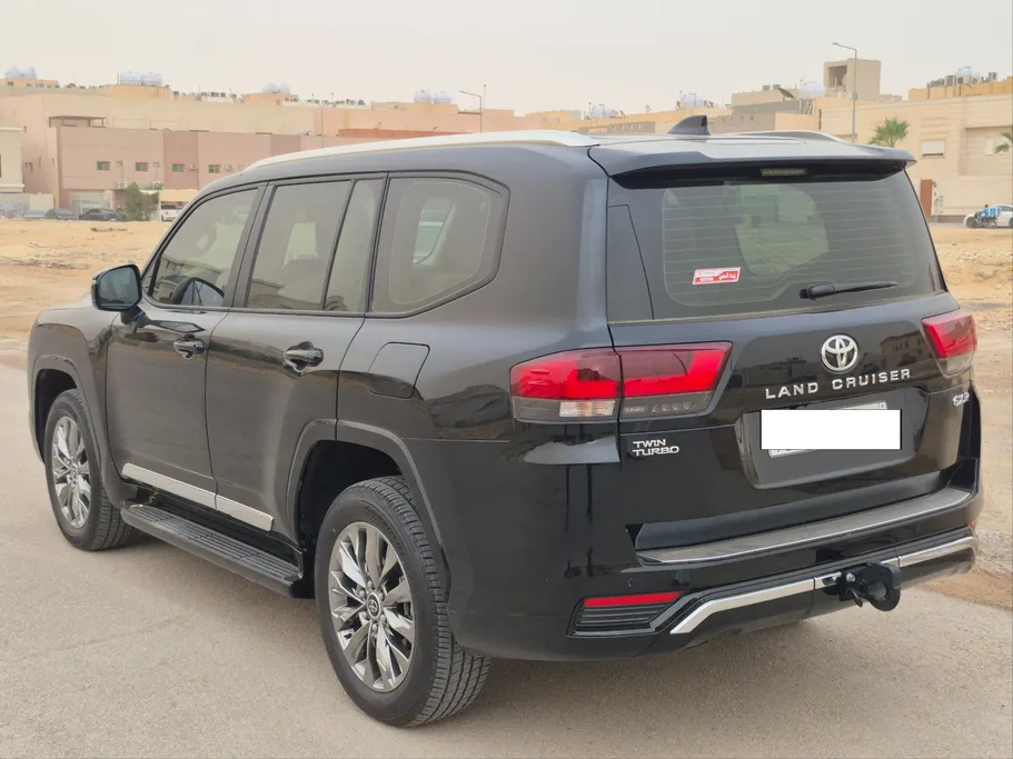 تويوتا لاندكروزر GXR 2026 