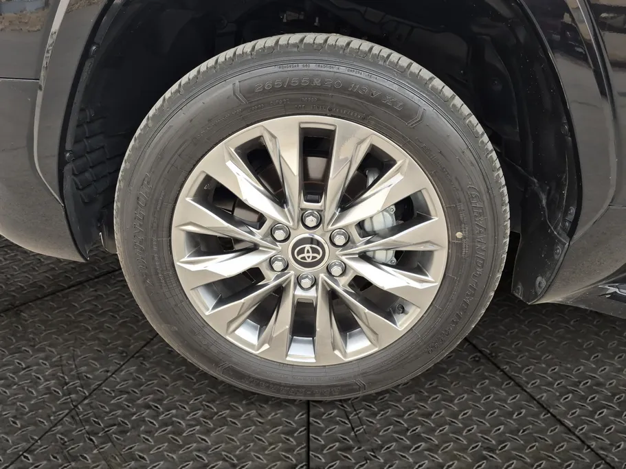 تويوتا لاندكروزر GXR 2026 