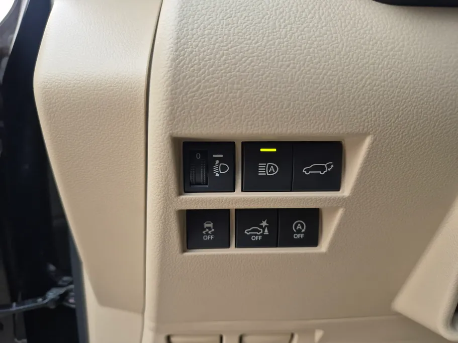 تويوتا لاندكروزر GXR 2026 