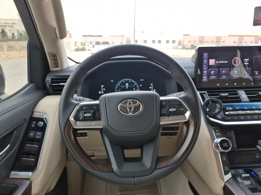 تويوتا لاندكروزر GXR 2026 