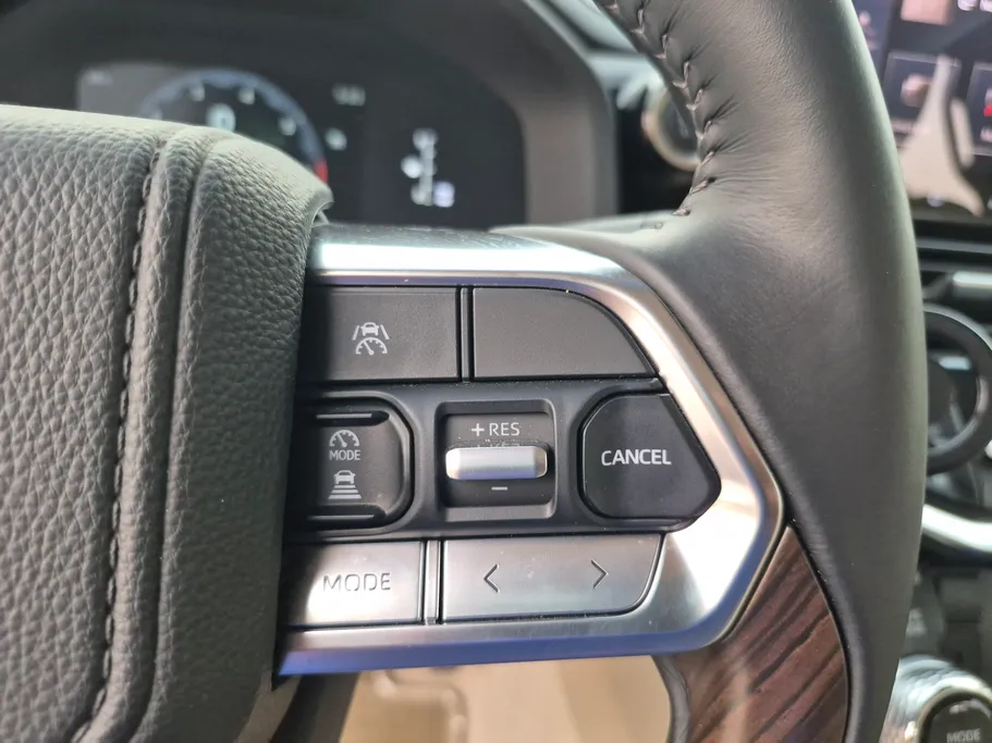 تويوتا لاندكروزر GXR 2026 