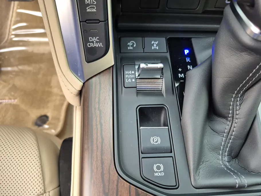 تويوتا لاندكروزر GXR 2026 