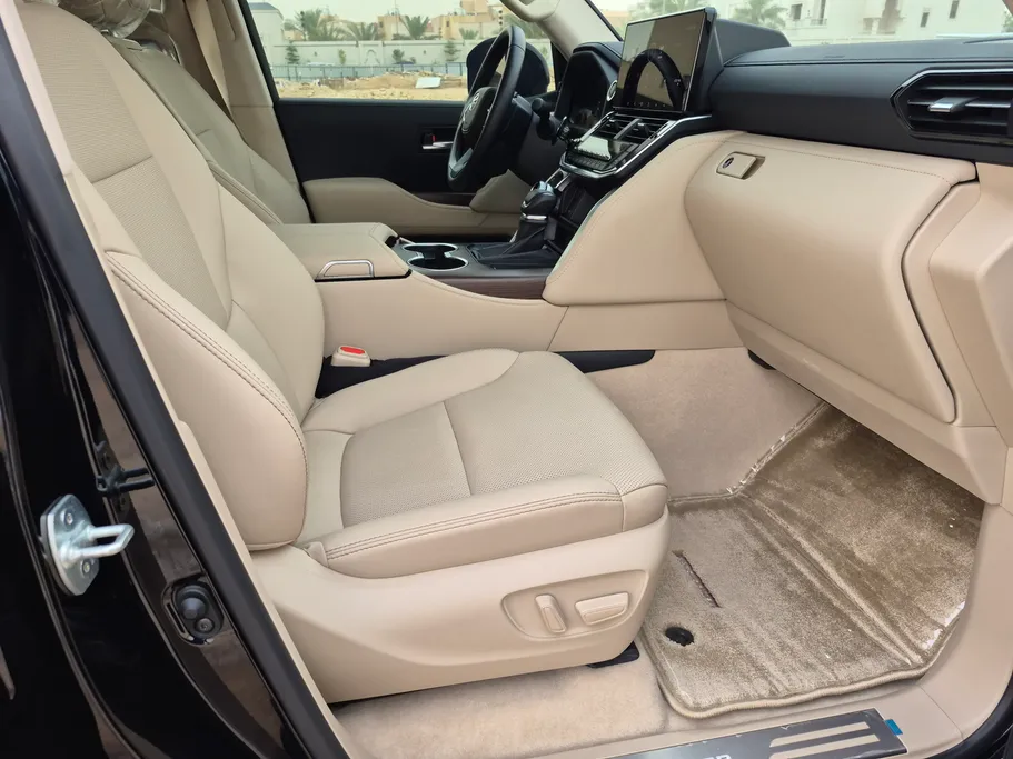 تويوتا لاندكروزر GXR 2026 