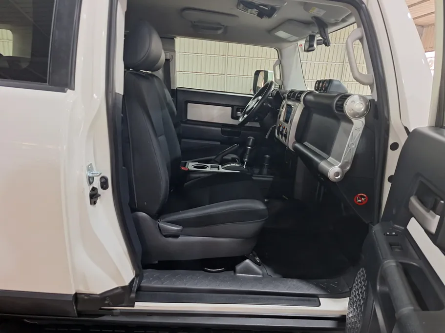 تويوتا اف جي FJ Cruiser 2022 