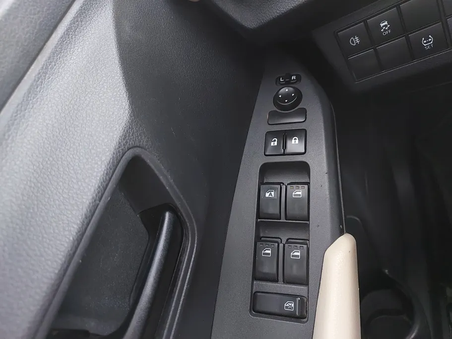 تويوتا يارس Y 2023 