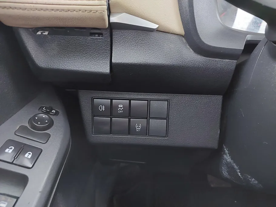 تويوتا يارس Y 2023 