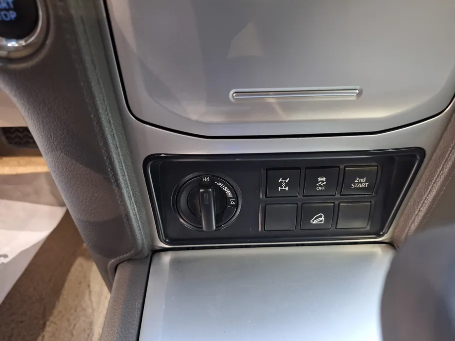 تويوتا برادو TXL 2022 