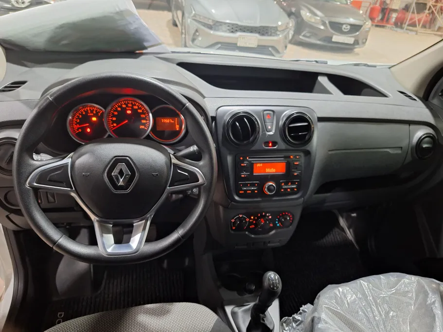 2022 Renault Docker Van بضاعة 