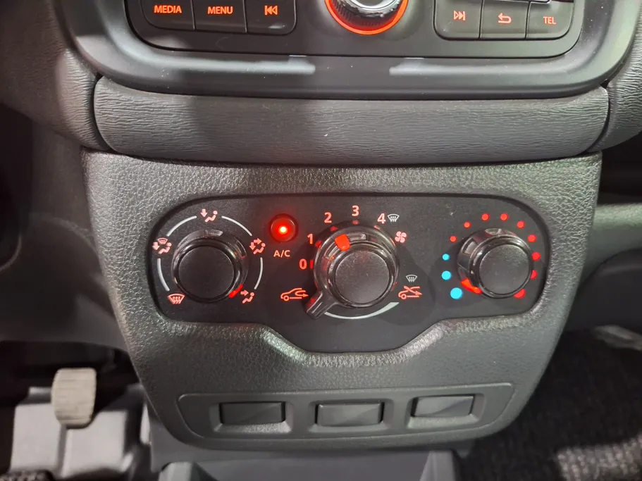 2022 Renault Docker Van بضاعة 