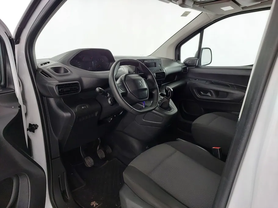 2023 Peugeot Partner Short van 