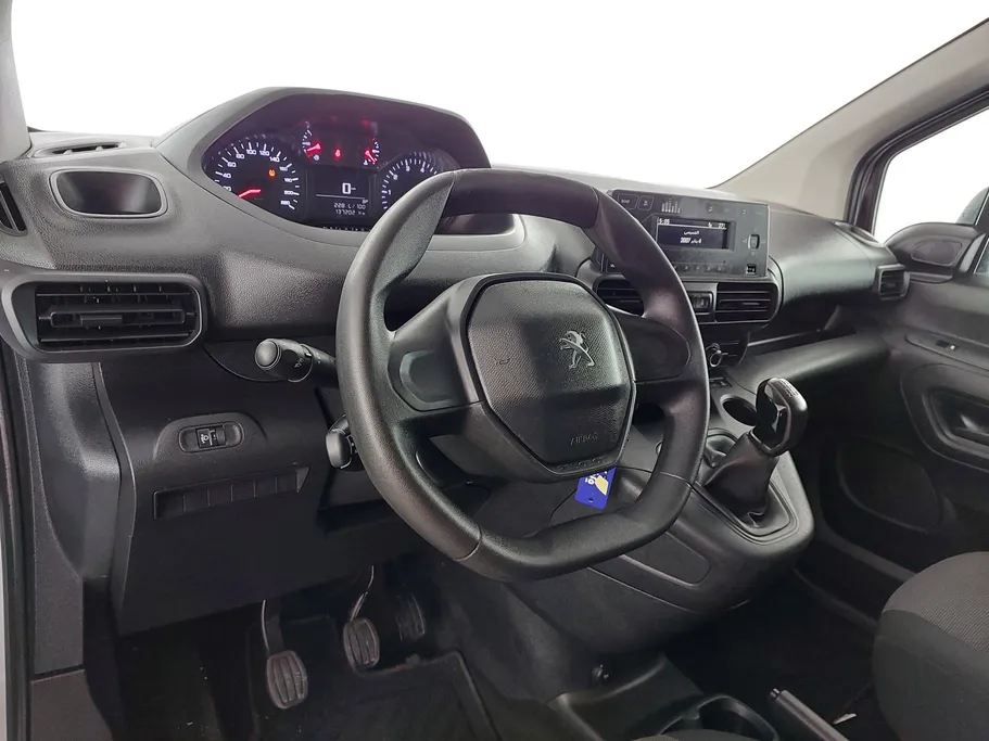 2023 Peugeot Partner Short van 