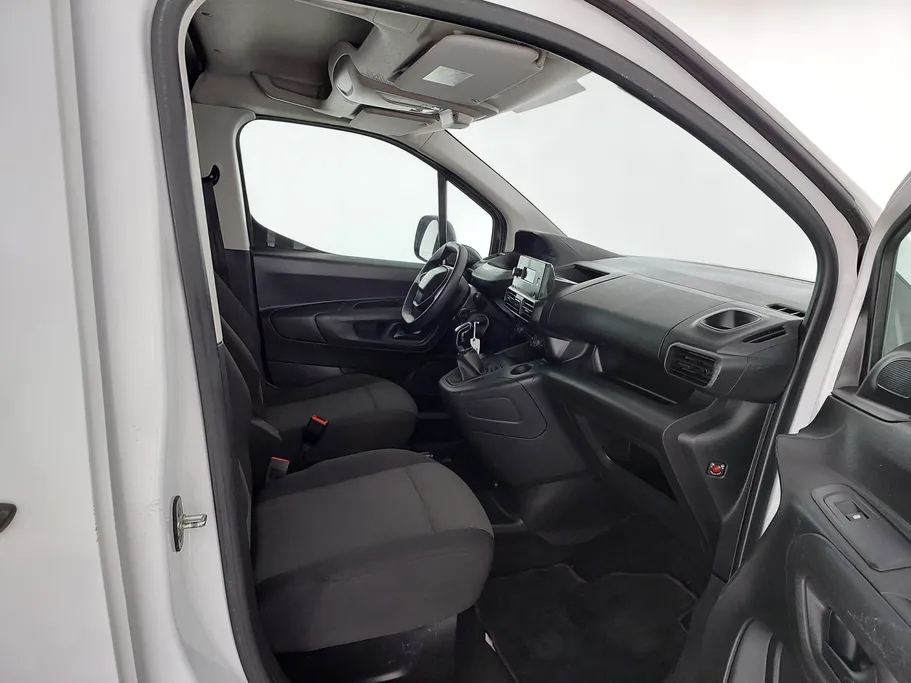 2023 Peugeot Partner Short van 