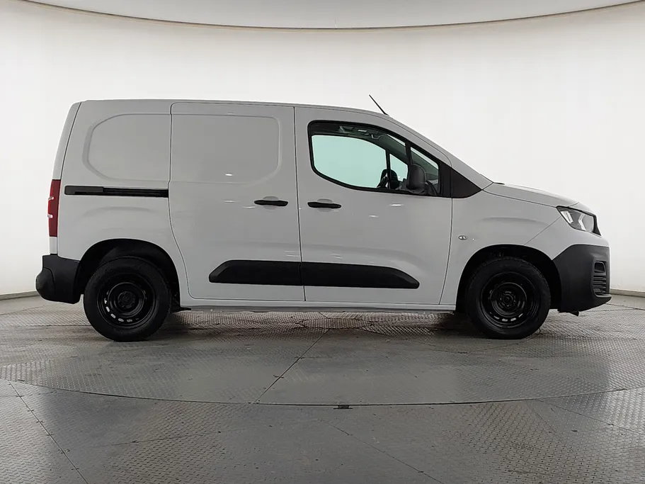 2023 Peugeot Partner Short van 