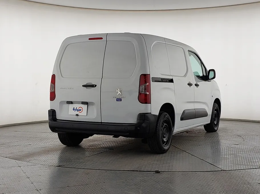 2023 Peugeot Partner Short van 