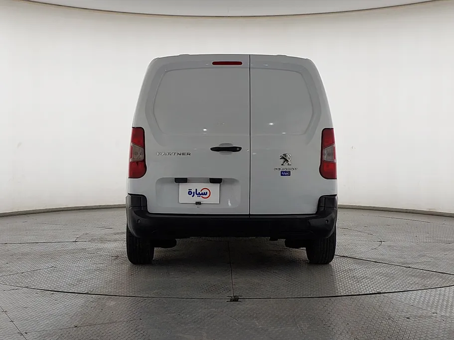 2023 Peugeot Partner Short van 