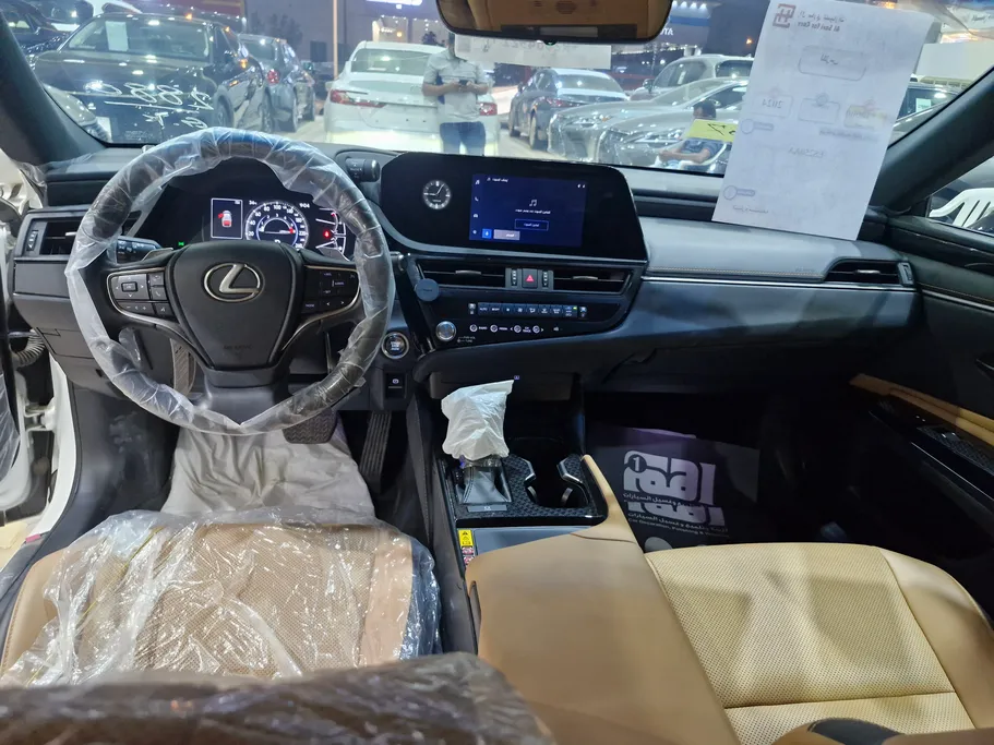 2024 Lexus ES 250 