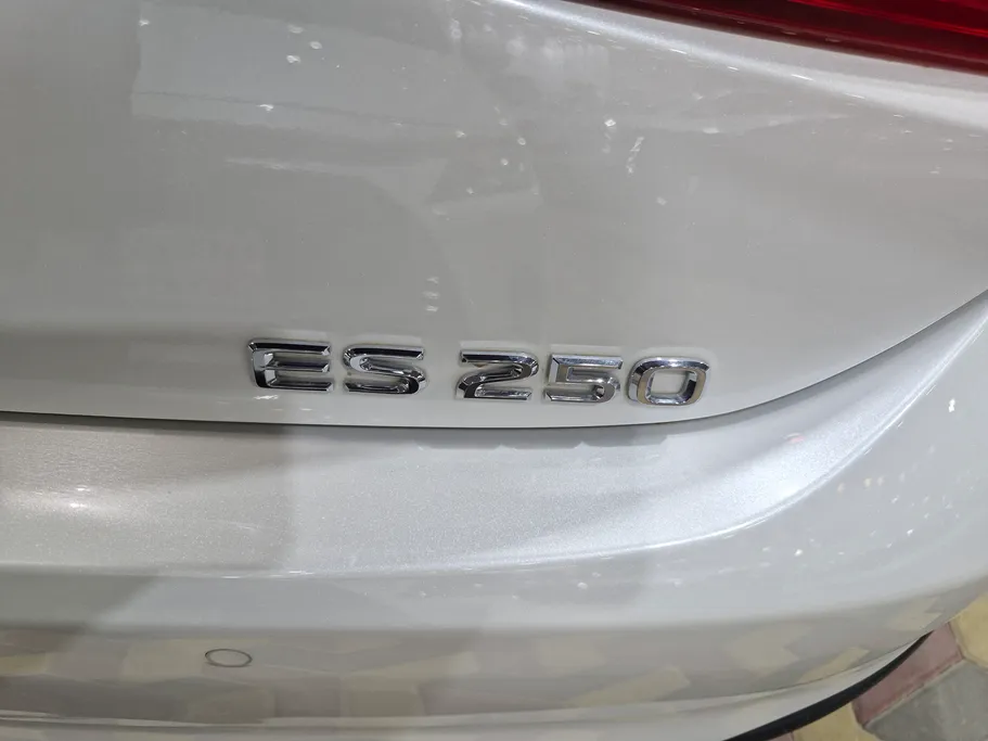 2024 Lexus ES 250 