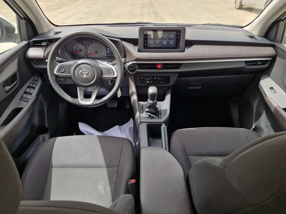 2023 Toyota Yaris  Y 