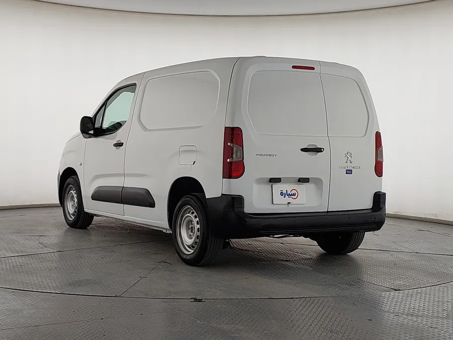 2022 Peugeot Partner Short van 
