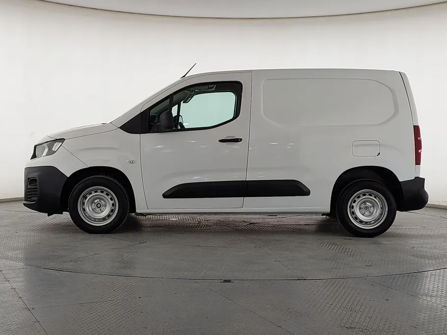 2022 Peugeot Partner Short van 