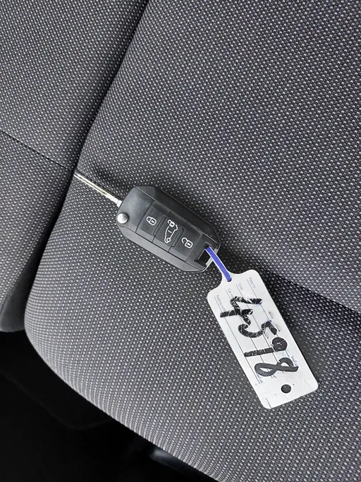 2022 Peugeot Partner Short van 