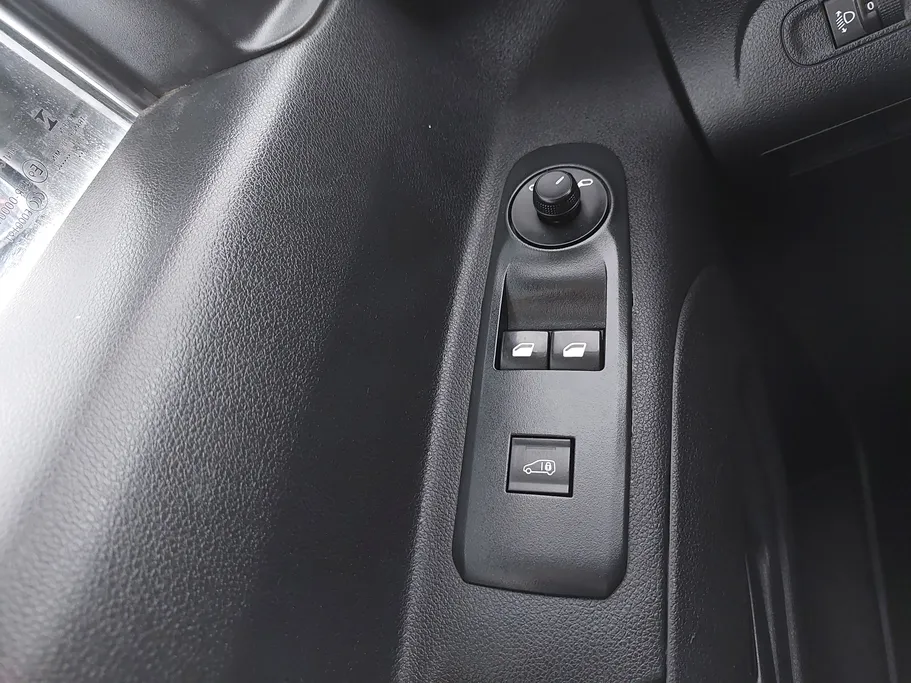 2022 Peugeot Partner Short van 