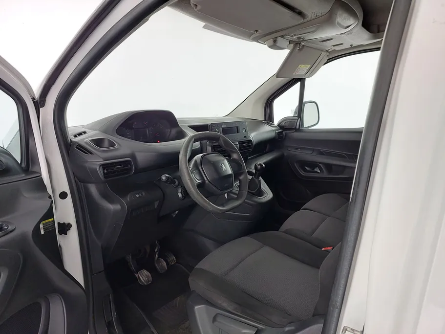 2022 Peugeot Partner Short van 