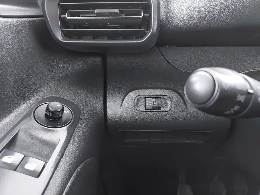 2022 Peugeot Partner Short van 