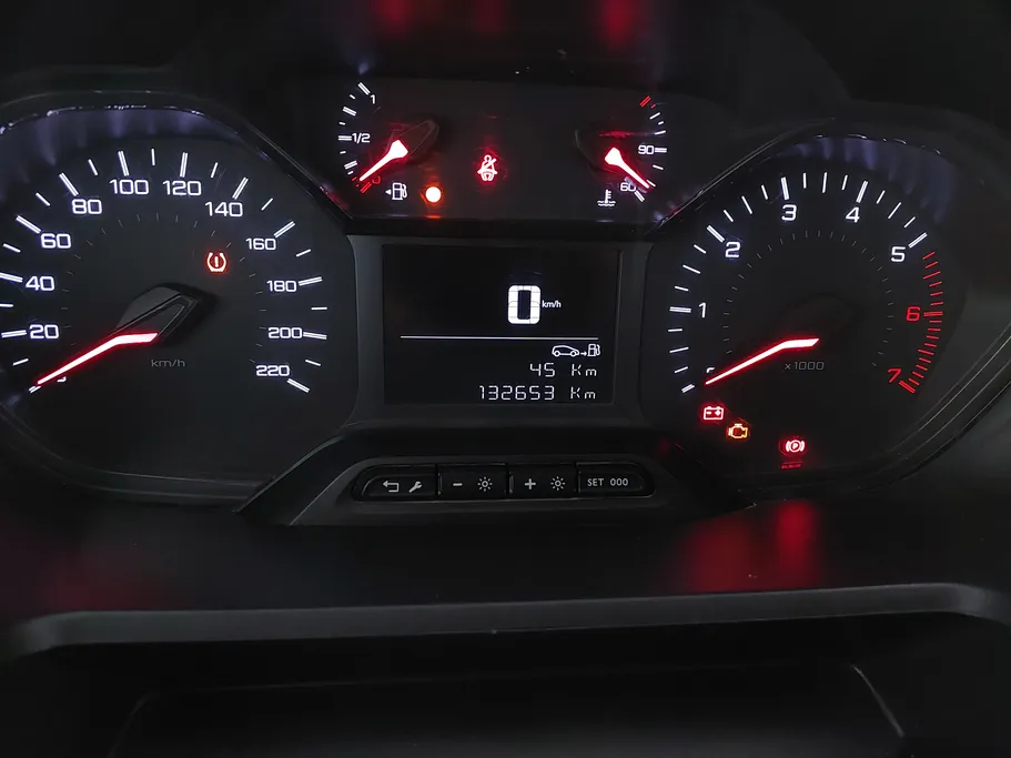 2022 Peugeot Partner Short van 