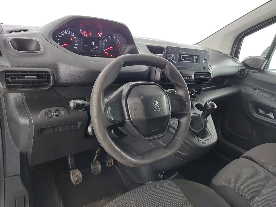 2022 Peugeot Partner Short van 