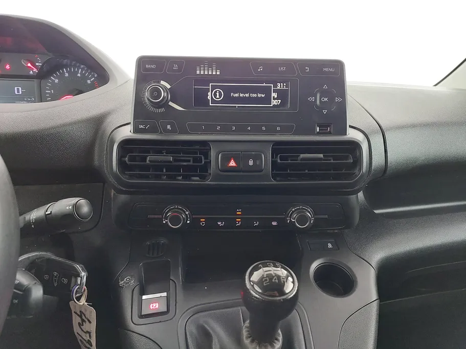 2022 Peugeot Partner Short van 