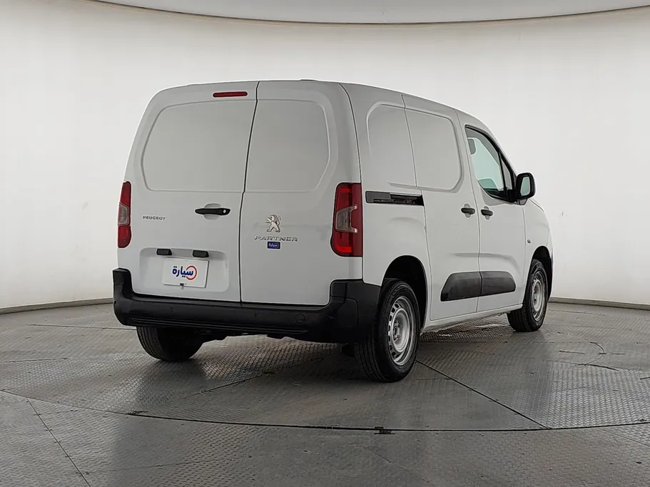 2022 Peugeot Partner Short van 