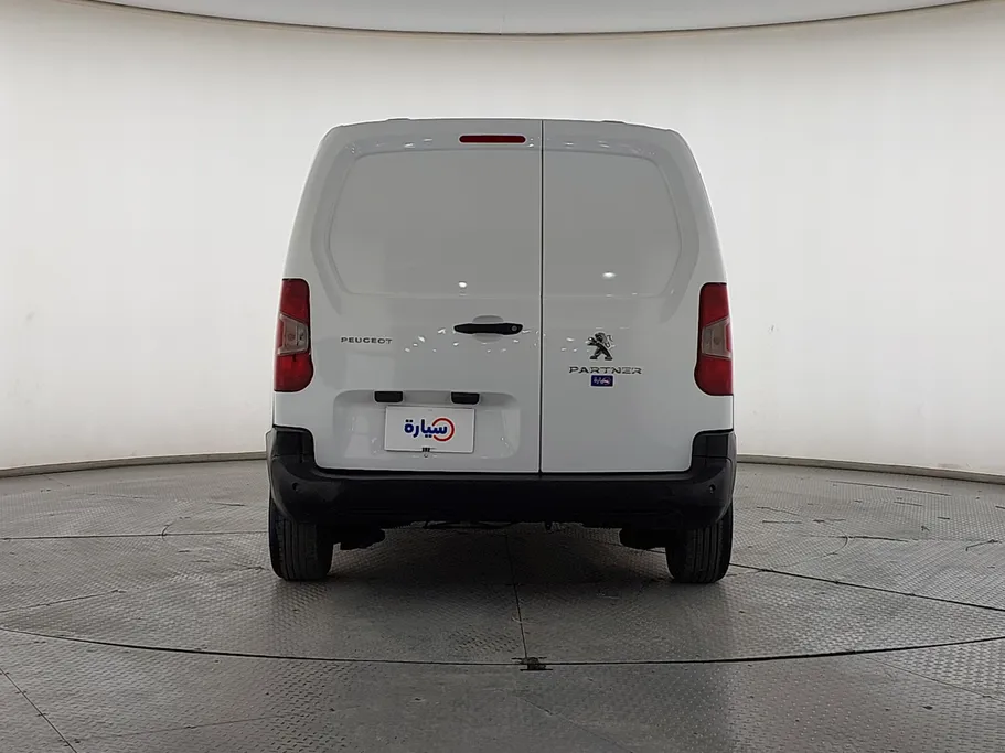 2022 Peugeot Partner Short van 
