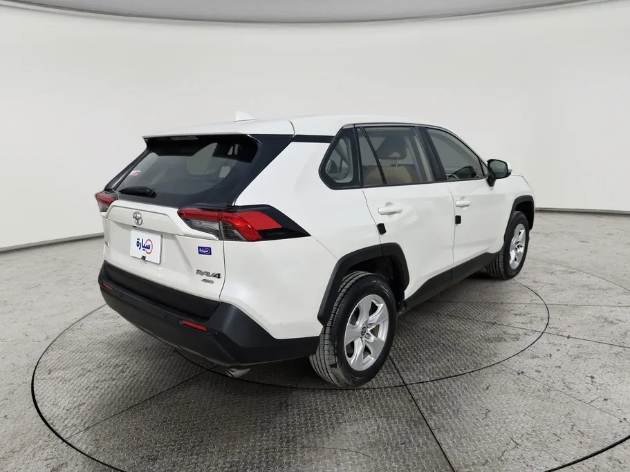 تويوتا راف فور LE 2021 