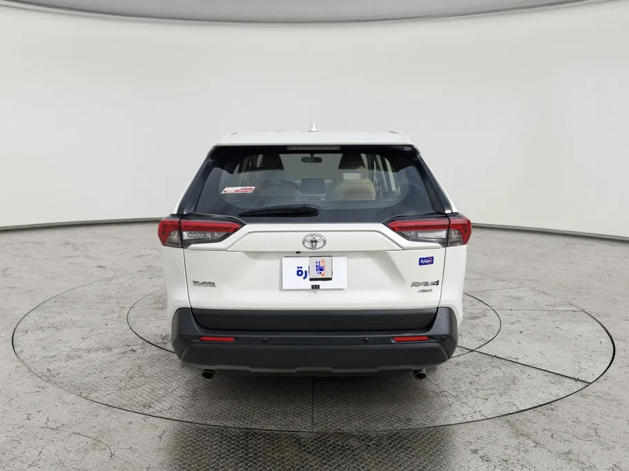 تويوتا راف فور LE 2021 