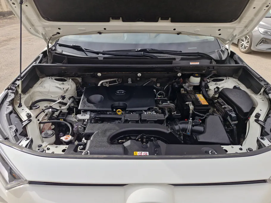 تويوتا راف فور LE 2021 