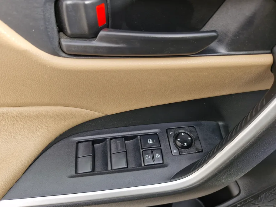 تويوتا راف فور LE 2021 