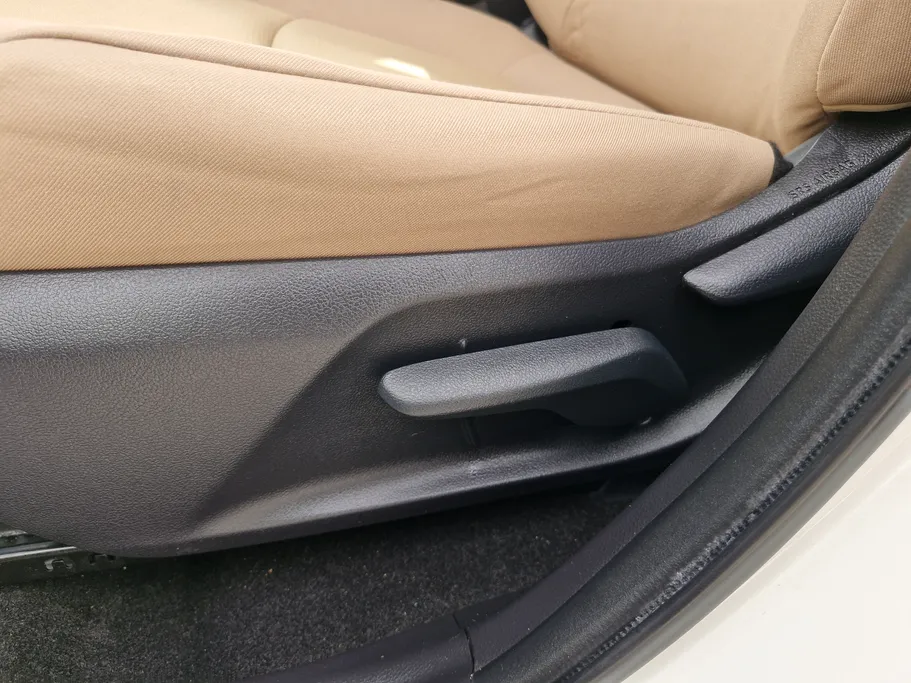 تويوتا راف فور LE 2021 