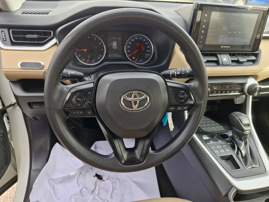 تويوتا راف فور LE 2021 