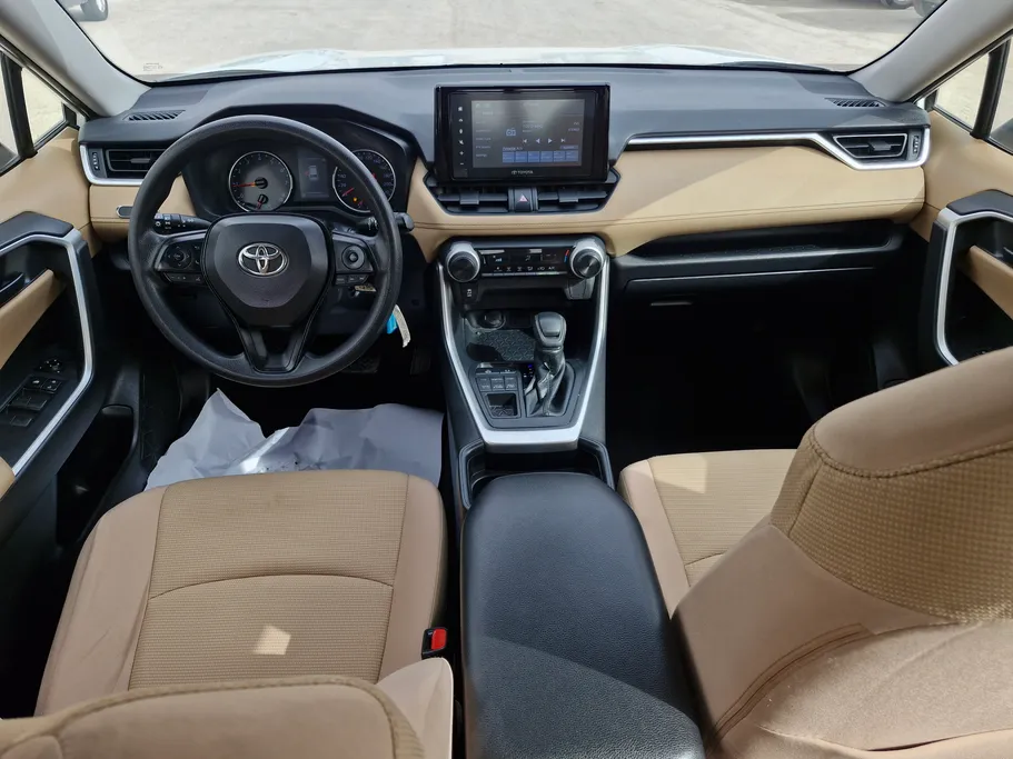 تويوتا راف فور LE 2021 