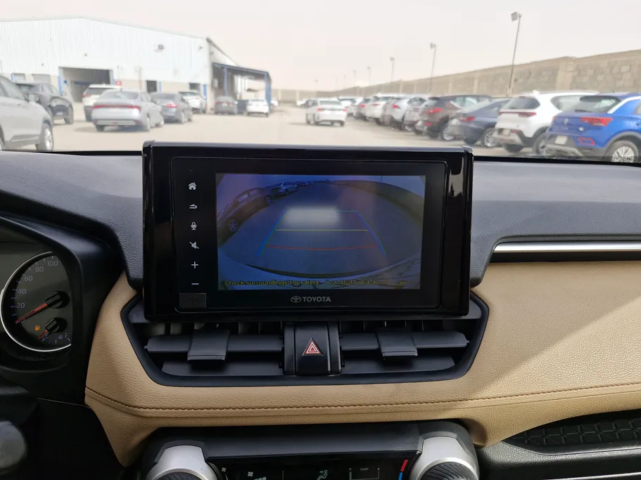 تويوتا راف فور LE 2021 