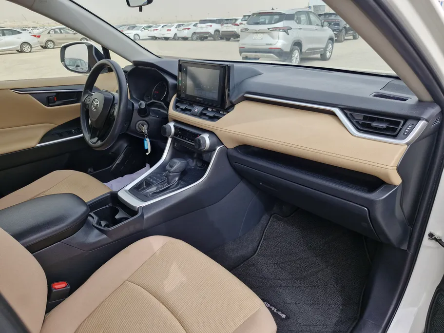 تويوتا راف فور LE 2021 