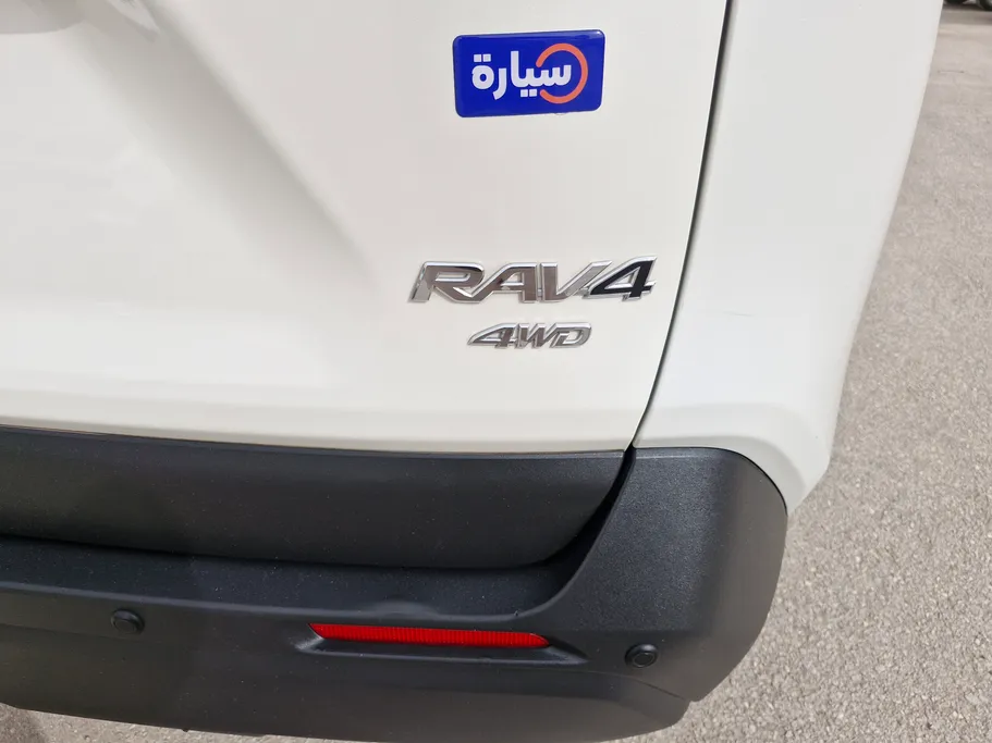 تويوتا راف فور LE 2021 